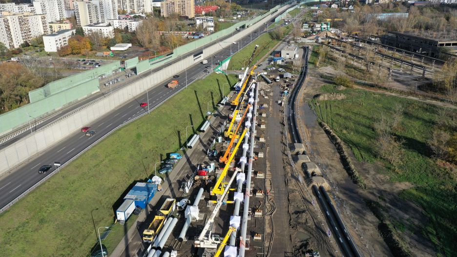 Warszawa. Miejsce prac nad przewiertem pod Wisłą w okolicach Mostu Marii Skłodowskiej-Curie