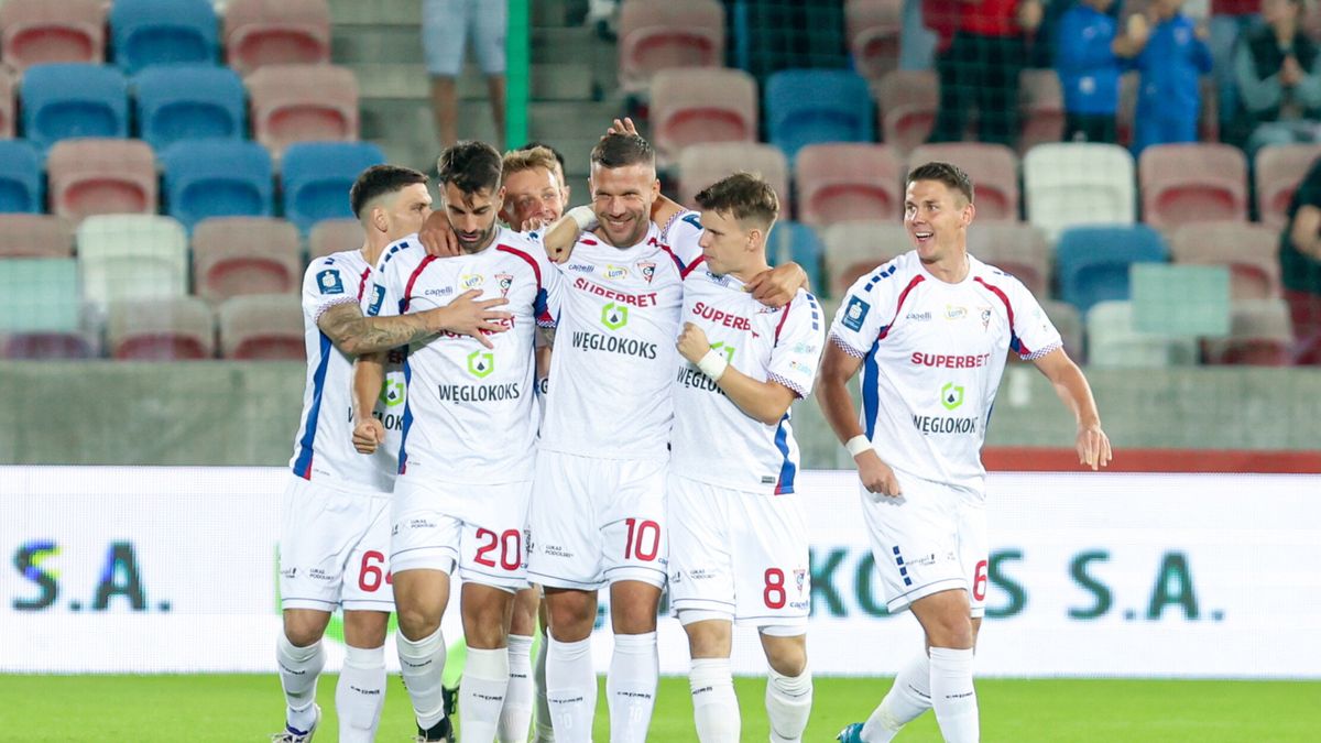 PAP/EPA / Michał Meissner / Mecz PKO Ekstraklasy: Górnik Zabrze - GKS Katowice