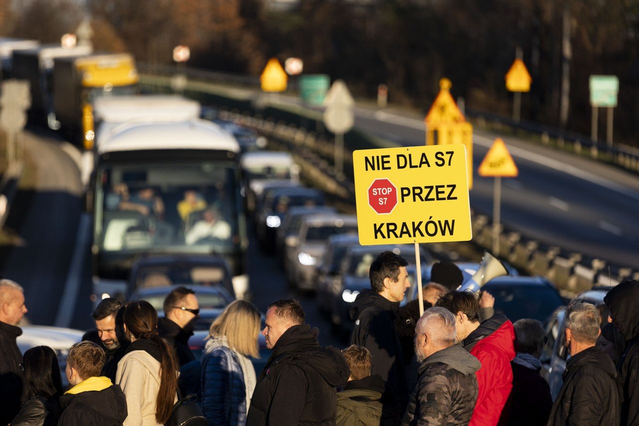Wielki protest w Krakowie. Mieszkańcy idą pod siedzibę GDDKiA sprzeciwić się planom budowy trasy S7
