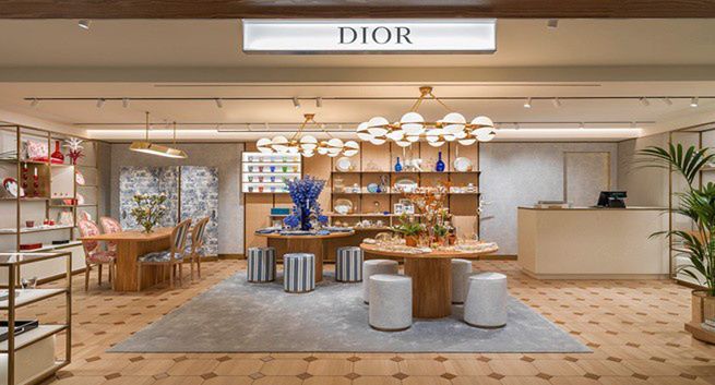 Producenci luksusowych perfum Dior i Givenchy będą produkować bezpłatny żel antybakteryjny