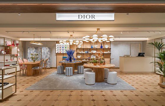 Producenci luksusowych perfum Dior i Givenchy będą produkować bezpłatny żel antybakteryjny