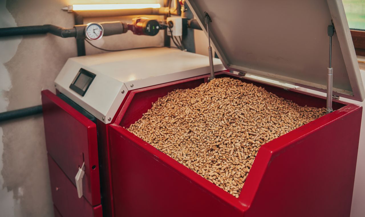 Pellet bije rekordy drożyzny. Samodzielna produkcja może dać spore oszczędności