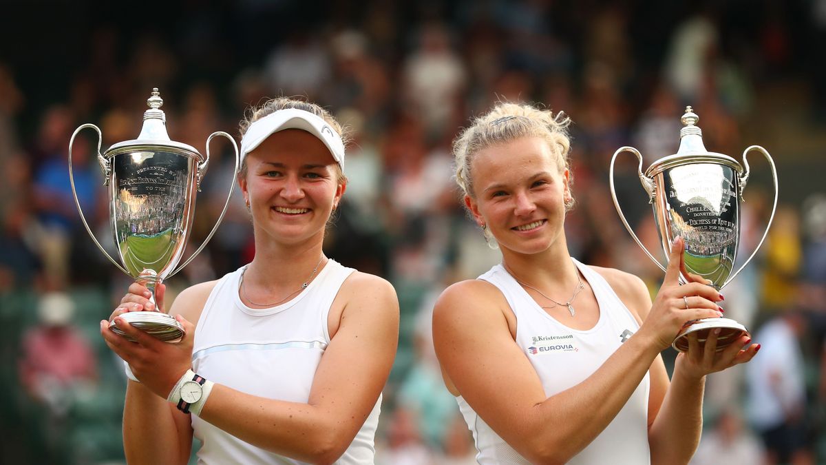 Barbora Krejcikova i Katerina Sinakova, mistrzynie Wimbledonu 2018 w grze podwójnej kobiet