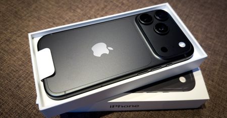 Apple oszczędza na pamięci? Drogi iPhone 18 Pro Max potrafi mocno zwolnić