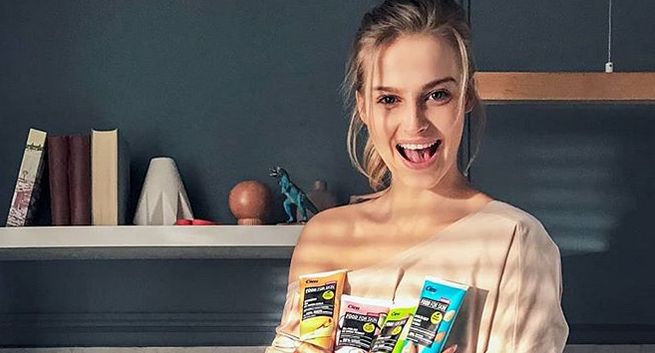 Modelka Karolina Pisarek reklamuje kosmetyki Cien Food for Skin w Lidlu (wideo)