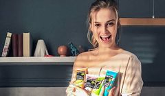 Modelka Karolina Pisarek reklamuje kosmetyki Cien Food for Skin w Lidlu (wideo)