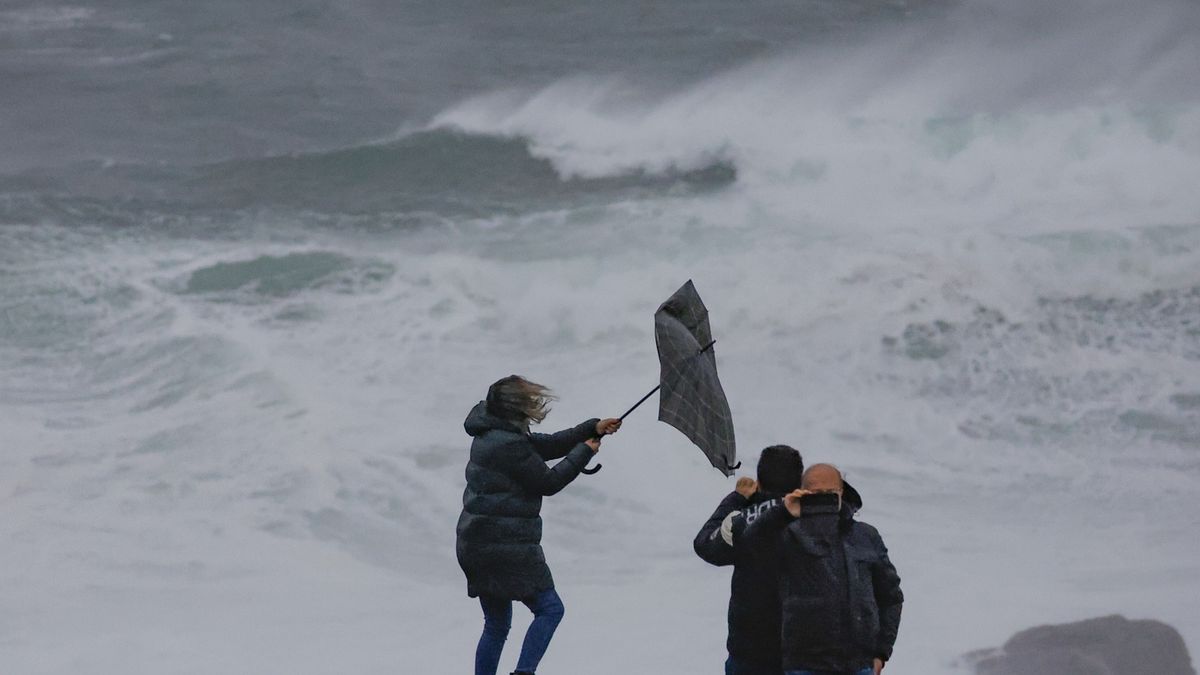 Hiszpanie zmagają się z szalonymi warunkami pogodowymi