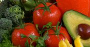 Niebezpieczne substancje w warzywach i owocach. Zobacz, czym mogą grozić (WIDEO)
