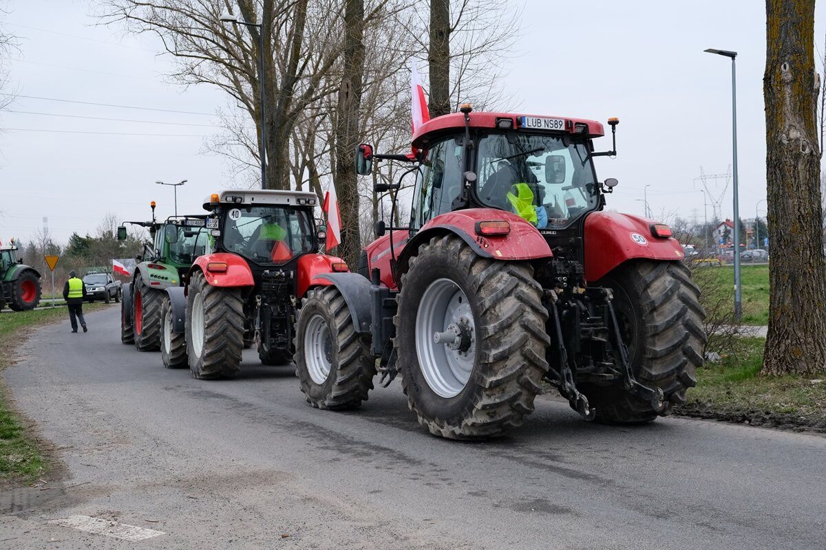 Protest rolników w Lublinie na skrzyżowaniu Krężnicka - Janowska - Żeglarska
