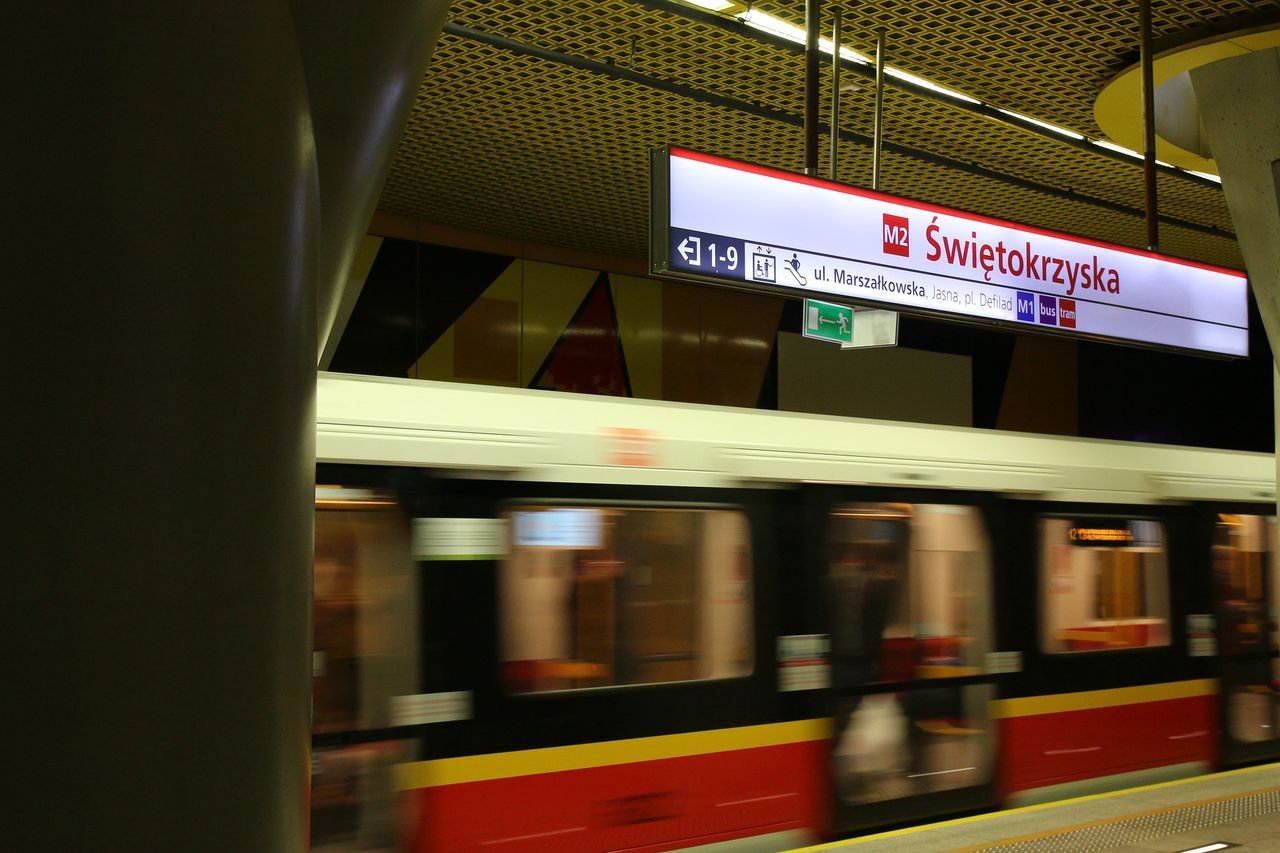 Warszawa. Awantura w metrze. "Nie spodobałem się ochroniarzowi"