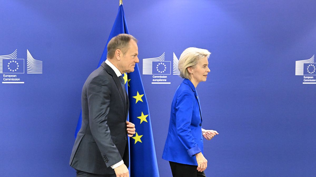 BRUSSELS, BELGIUM - DECEMBER 15: EU Commission President Ursula von der Leyen (R) meets with Polish Prime Minister Donald Tusk (L) in Brussels, Belgium on December 15, 2023. (Photo by Dursun Aydemir/Anadolu via Getty Images)