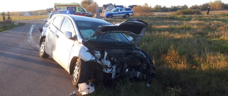 Wypadek w Radomicach: 2 osoby w szpitalu