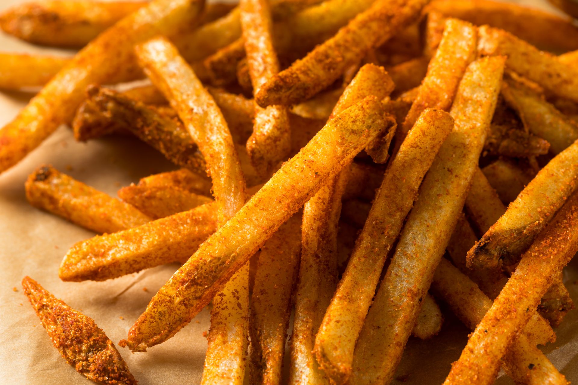 Frytki z posypką paprykową. Z tego przepisu wychodzą lepsze niż z McDonald's