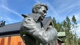 Zawada: Koło Bochni stanął pomnik Elvisa Presleya przed prywatnym domem, a ulica została nazwana imieniem Króla rock and rolla
