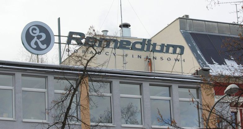 Podejrzany o kierowanie piramidą finansową trafił do aresztu. Chodzi o wyłudzenie 60 mln zł