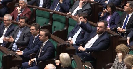 Hołownia do Tumanowicza: Poproszę o procedurę wykluczania posła