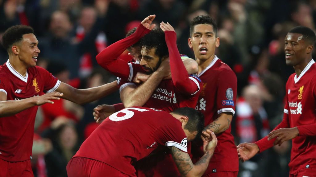 Getty Images / Clive Brunskill / Piłkarze Liverpoolu po zdobyciu gola przez Mohameda Salaha