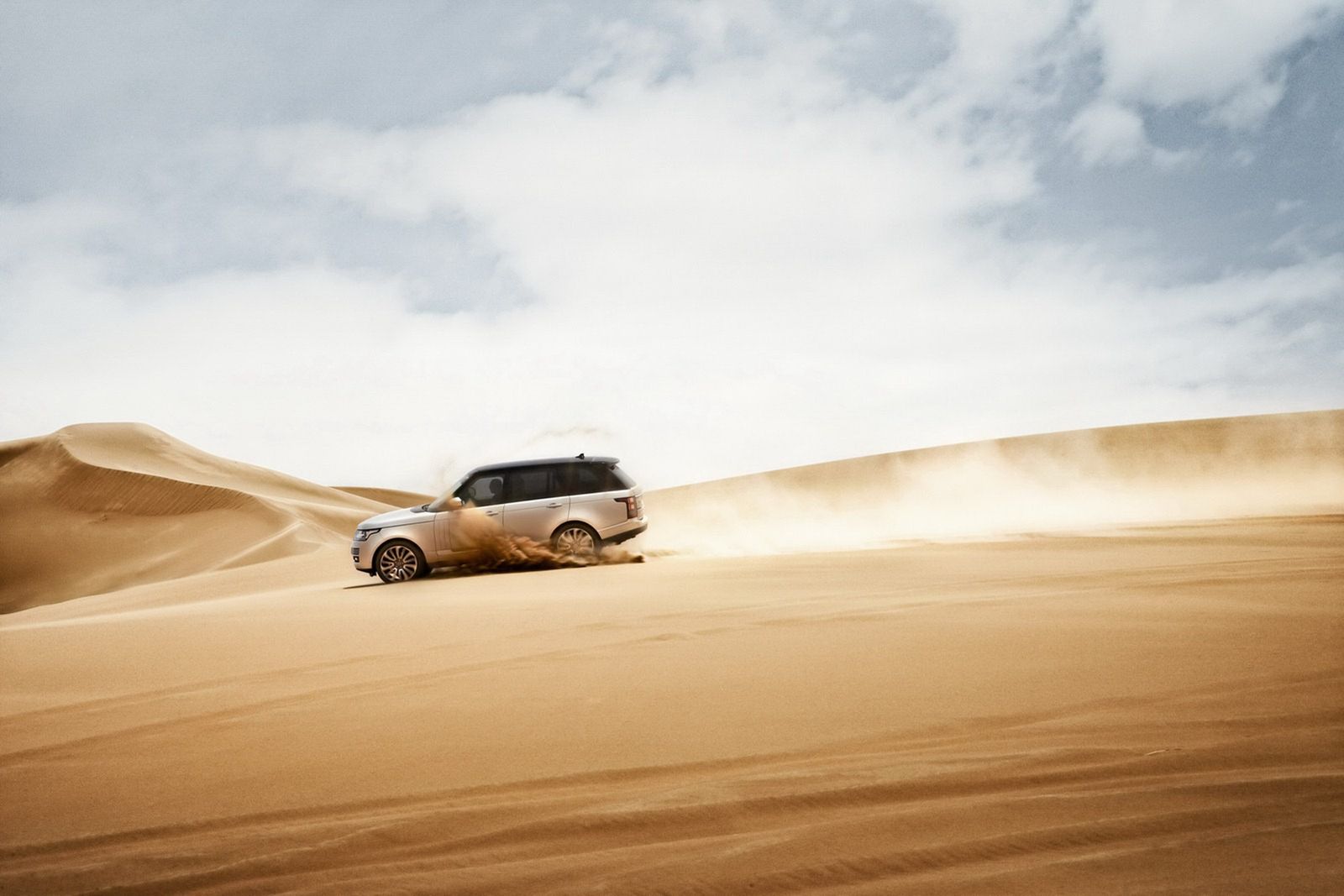 Nowy Ranger Rover (2013) w obszernej galerii 51