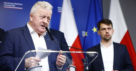 Plan pomocy dla rolników w Polsce. "Silosy w dużej części zostaną opróżnione"