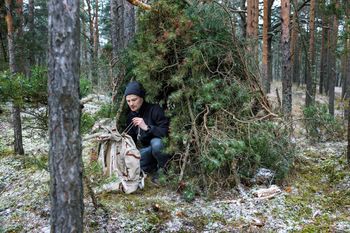 Iłża: Surviwal, taktyka, medycyna przetrwania - terytorialsi szkolą uczniów