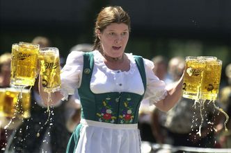Oktoberfest w maseczkach? Niemcy myślą o przywróceniu obowiązku zakrywania twarzy