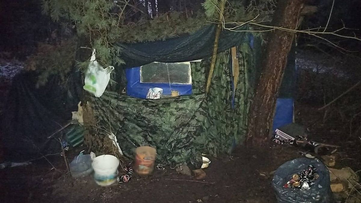 Mężczyzna ukrywał w szałasie narkotyki