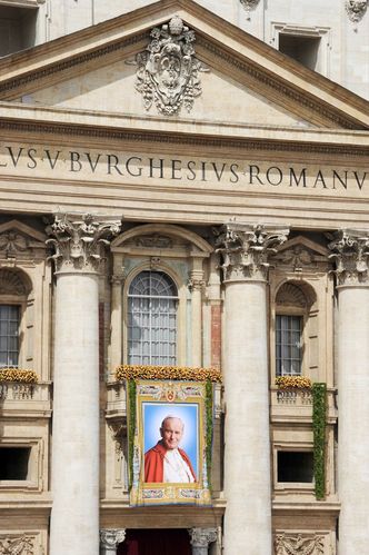 Rocznica śmierci Jana Pawła II. Uroczystości na pl. Piłsudskiego