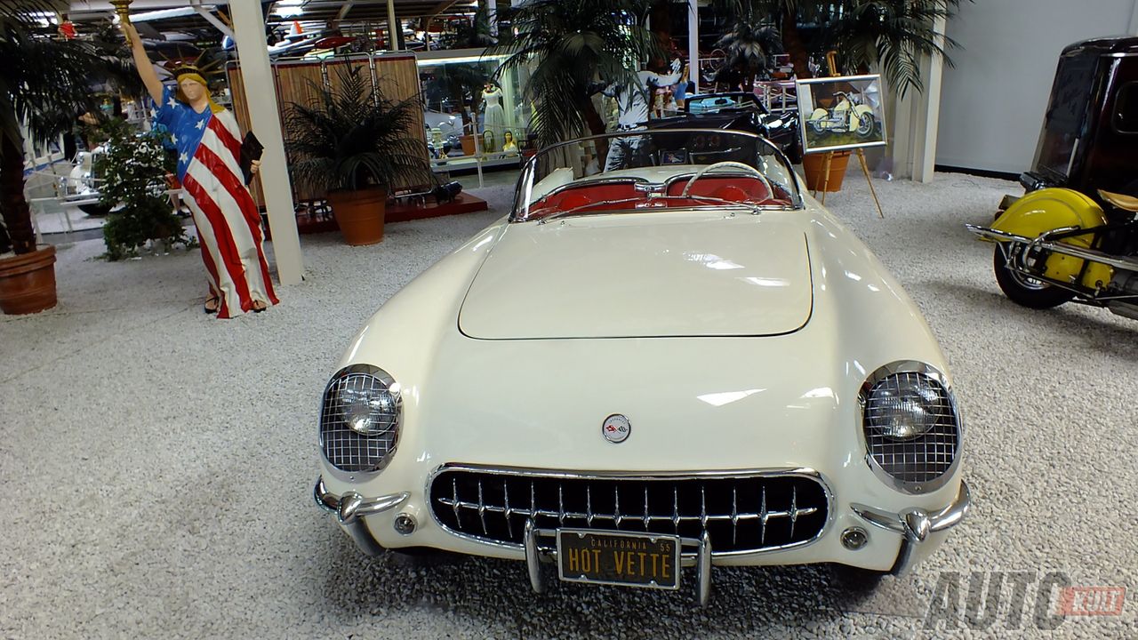 1955 Chevrolet Corvette Roadster (2) 1955 Chevrolet Corvette Roadster