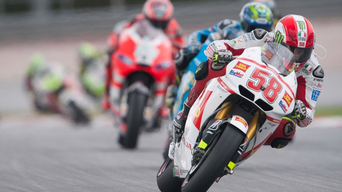 Getty Images / Mirco Lazzari gp / Marco Simoncelli na czele stawki MotoGP