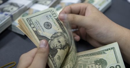 Bank Japonii zaskoczył, dolar się wybronił. Ekspert wyjaśnia, co na rynkach
