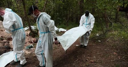 Masowy grób torturowanych cywilów. Kolejne makabryczne odkrycie pod Buczą
