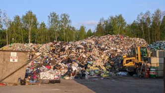 Skandal w Walercinie. Czy to koniec wysypiska w środku wsi?