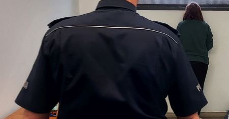 Sprzątaczka wynosiła pieniądze z sejfu pracodawcy przez 7 miesięcy. Straty przekroczyły 200 tysięcy złotych