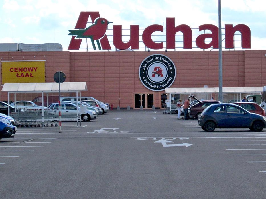 Koronawirus w Polsce. Auchan wypłaci 500 złotych premii dla pracujących