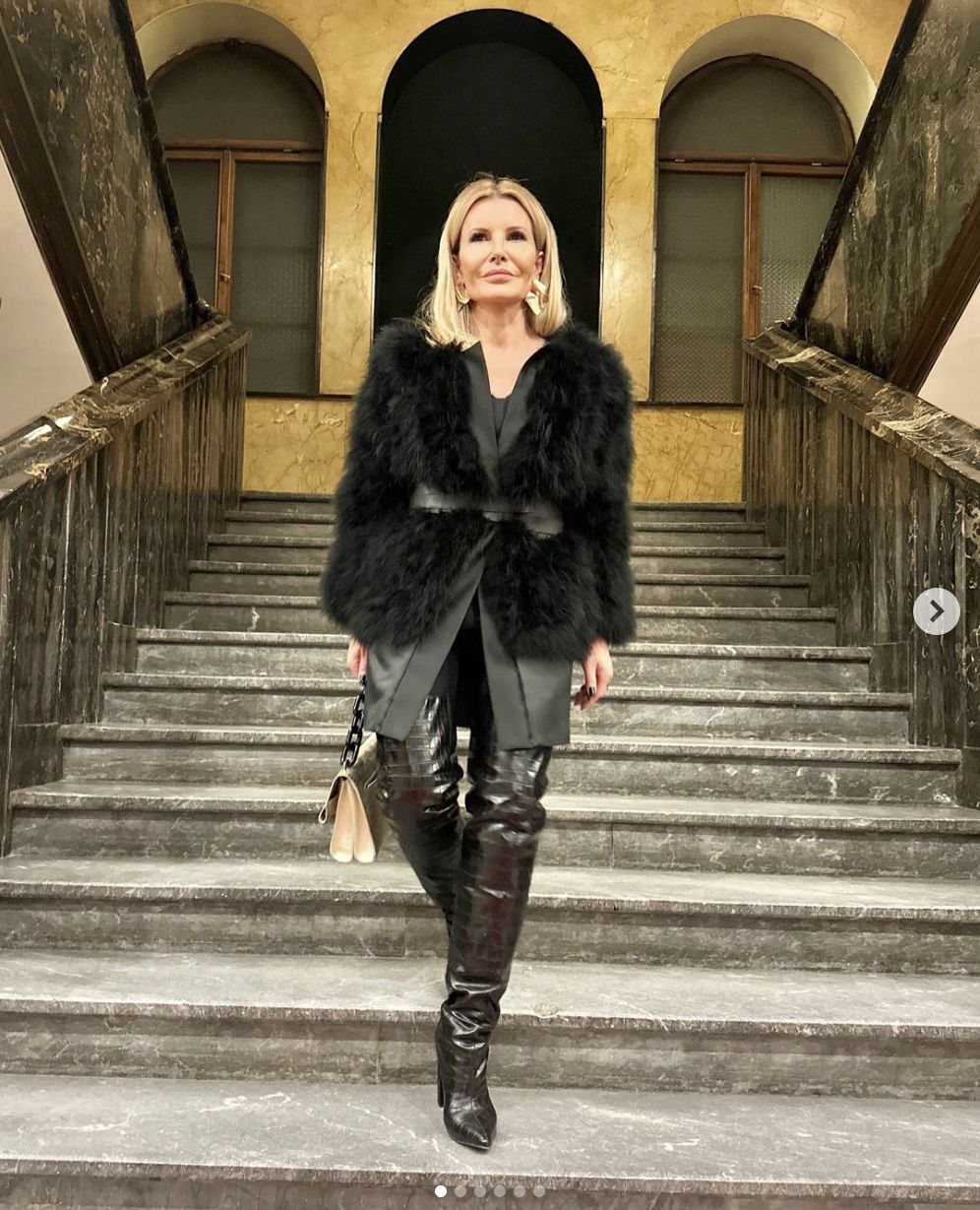 Joanna Racewicz zadaje szyku w modnych kozakach