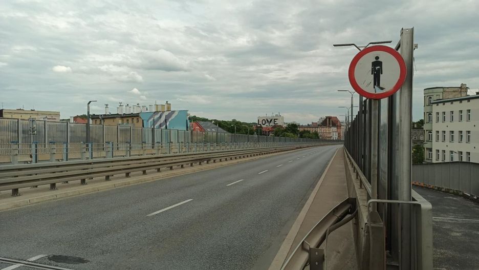 Wstrzymano decyzję o pilnym podparciu estakady w Chorzowie
