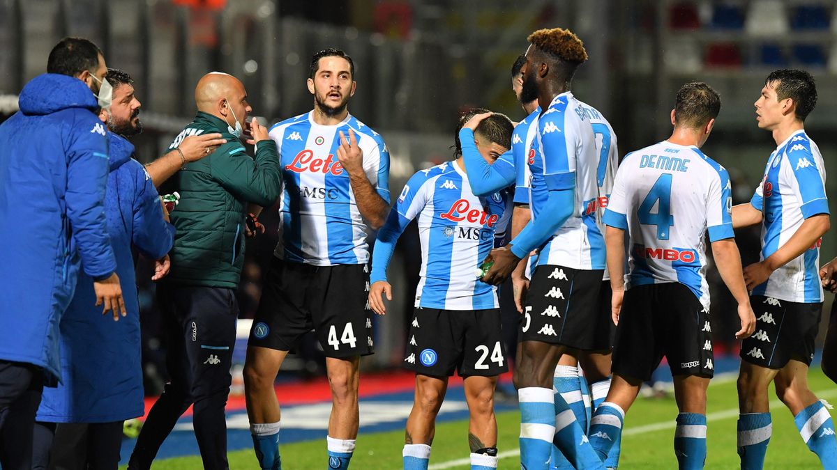 Zdjęcie okładkowe artykułu: PAP/EPA / CARMELO IMBESI / Na zdjęciu: piłkarze SSC Napoli