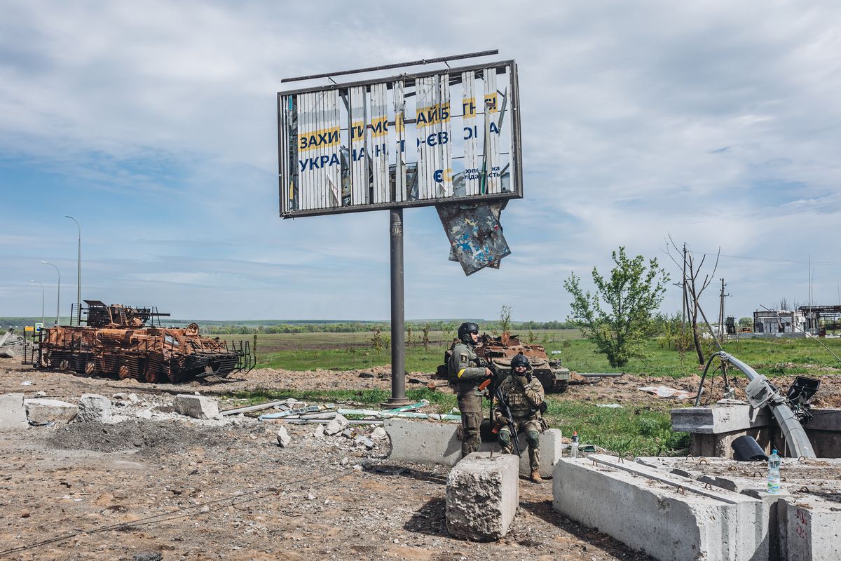 Rosyjscy żołnierze są brutalni dla ukraińskiej ludności cywilnej. Obozy infiltracyjne służą im do "przesiewu". Jedni dostają zezwolenie na dalszą podróż, inni wywożeni są do Rosji