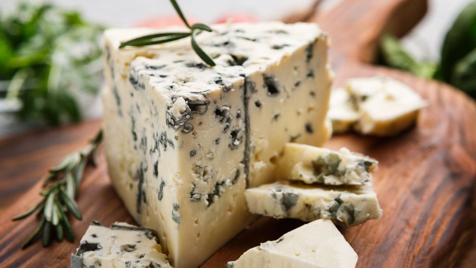 Ser gorgonzola nie zawiera laktozy ani glutenu, a do tego jest lekkostrawny