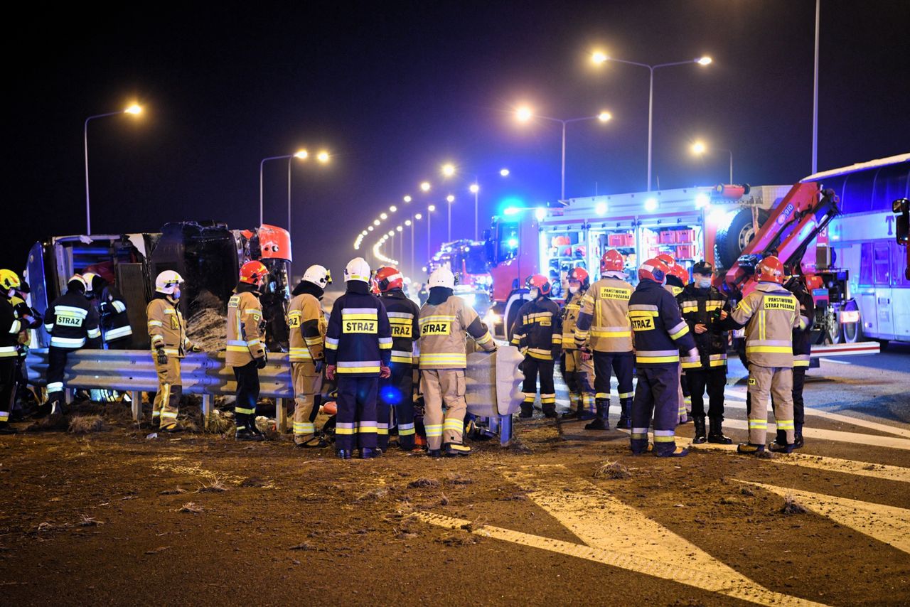 Kaszyce. Wypadek autokaru na A4. Wielka akcja służb ratunkowych