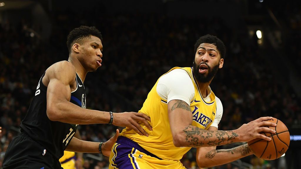 Na zdjęciu od lewej: Giannis Antetokounmpo i Anthony Davis