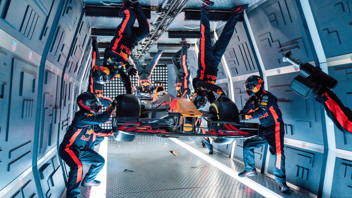Materiały prasowe / Red Bull / Na zdjęciu: nietypowy pit-stop Red Bulla