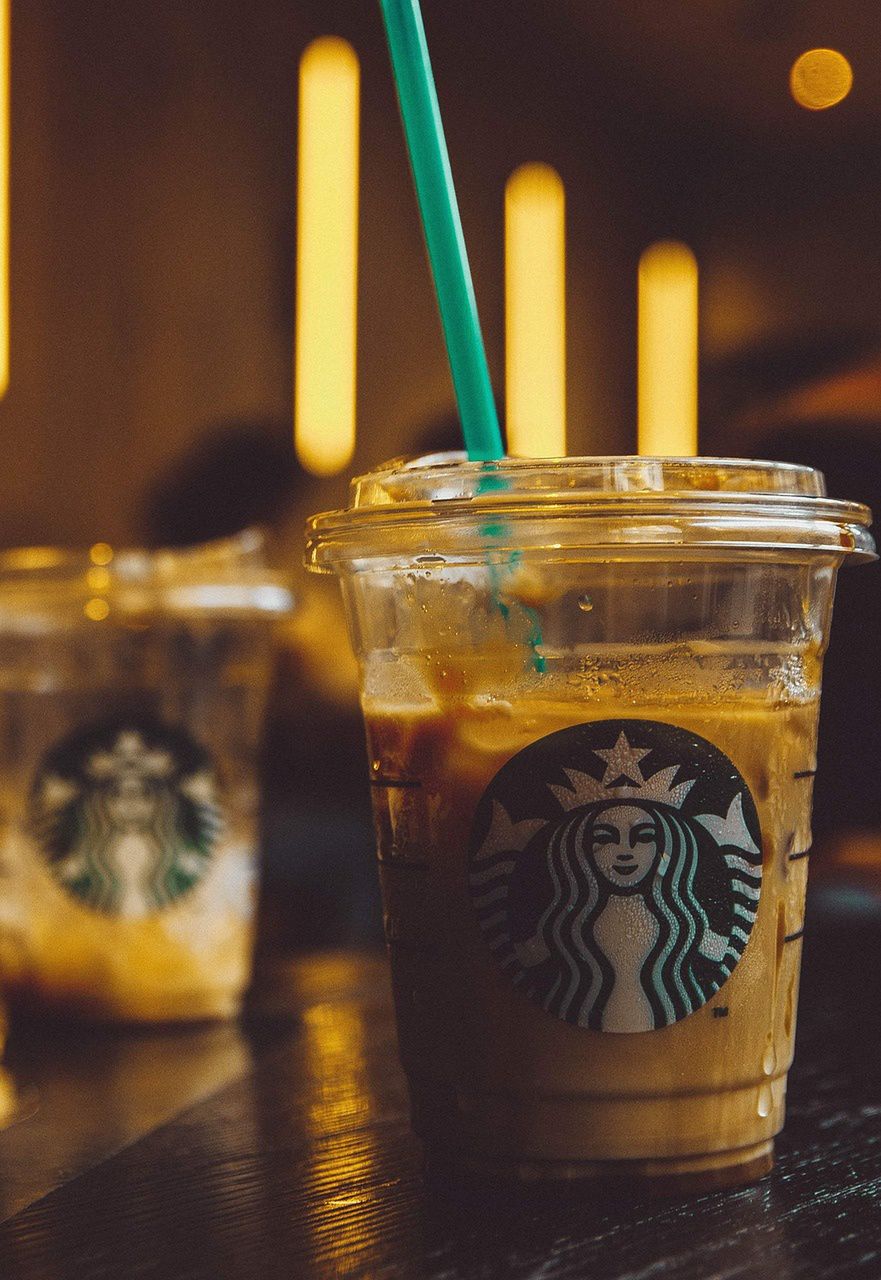 Starbucks wprowadza nowe zasady: "Kup lub wyjdź!"
