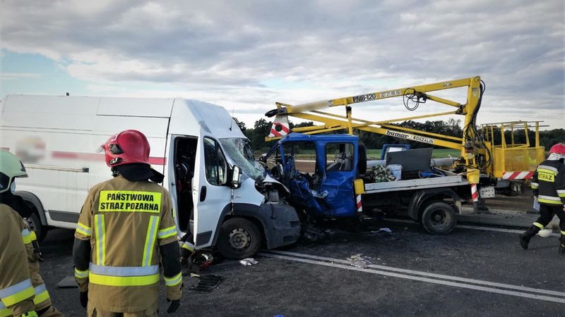 Wrocław. Poważny wypadek na Wschodniej Obwodnicy Wrocławia. Cztery osoby poszkodowane 
