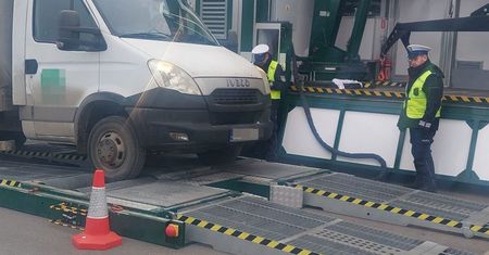 Pierwsza taka akcja wymierzona w kurierów w Lublinie. Posypały się mandaty. Ponad 40 kierowców straciło dowody rejestracyjne