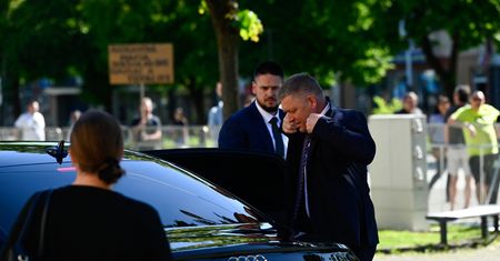 Słowacja po zamachu na premiera. Atmosfera? "To podoba się Rosji"
