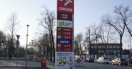 Koniec obniżek na stacjach paliw. Podwyżki cen paliw w hurcie, tankowanie będzie droższe