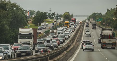 17-kilometrowy korek. Trudne powroty z długiego weekendu