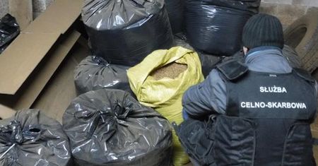 KAS udaremniła przemyt papierosów w wagonie towarowym.