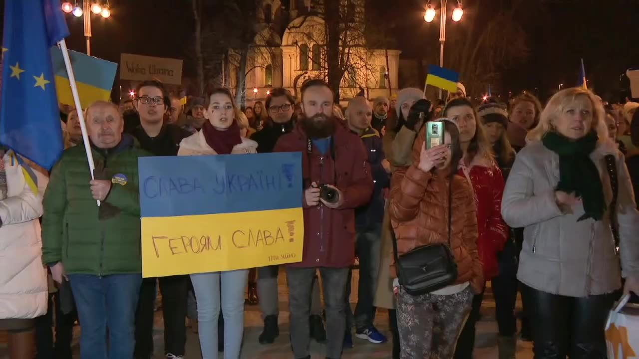 Uczestnicy antywojennego protestu w Częstochowie odśpiewali hymn Ukrainy
